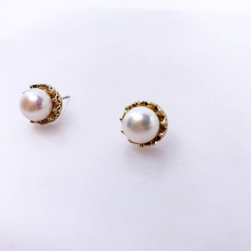 Fresh Water Pearl Posts - Picture 3 of 3